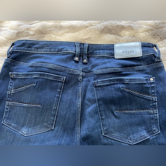 📍GUESS Skinny Mid Jeans - Blue
Women’s size Large - Picture 6 of 10